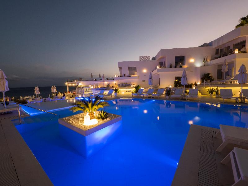 Lani's Suites de Luxe - Havuz
