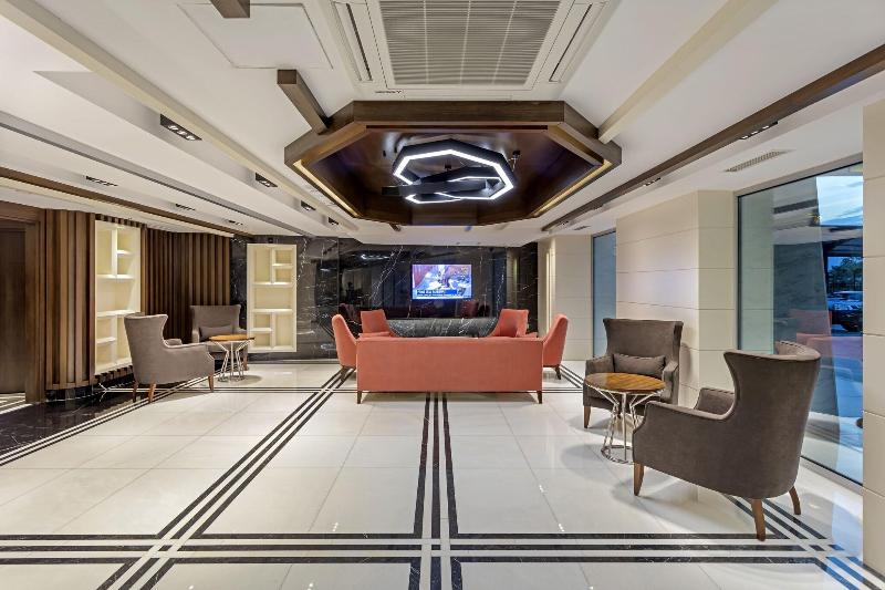 B Business Hotel & Spa - Lobi