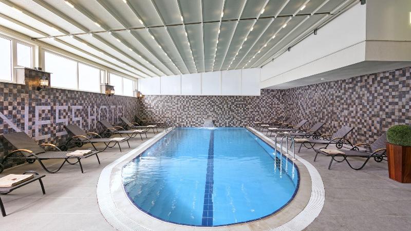 B Business Hotel & Spa - Havuz