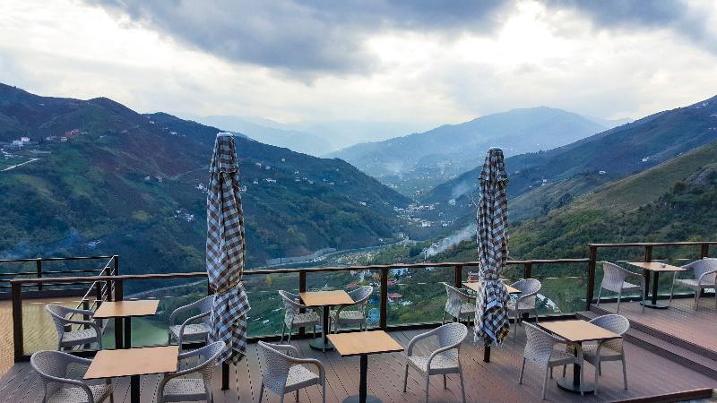 Sera Lake Resort Hotel - Teras