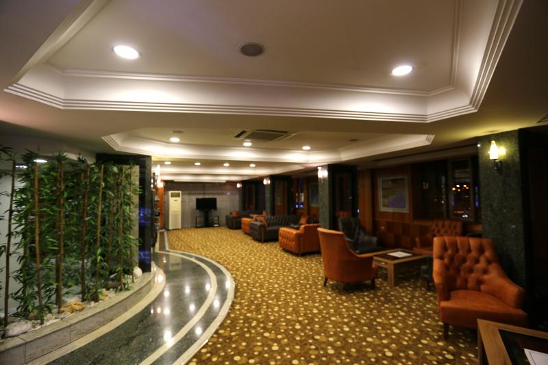 Prestige Hotel - Lobi