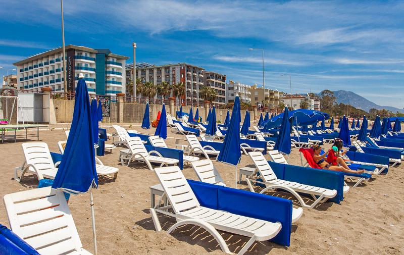 Parador Beach Hotel - Plaj