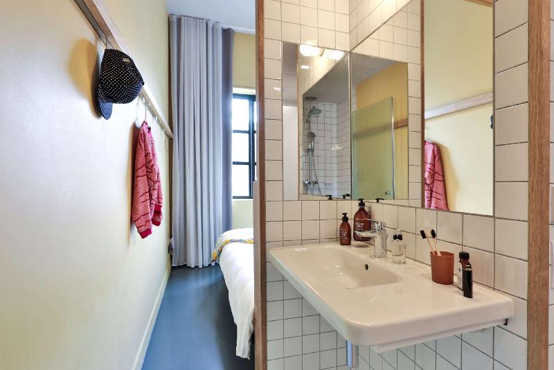 Mob Hotel Paris Les Puces - Oda
