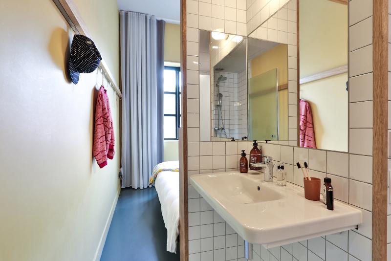 Mob Hotel Paris Les Puces - Oda
