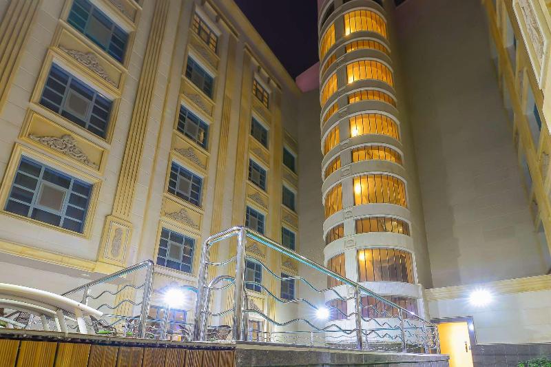 Crown Town - Havuz