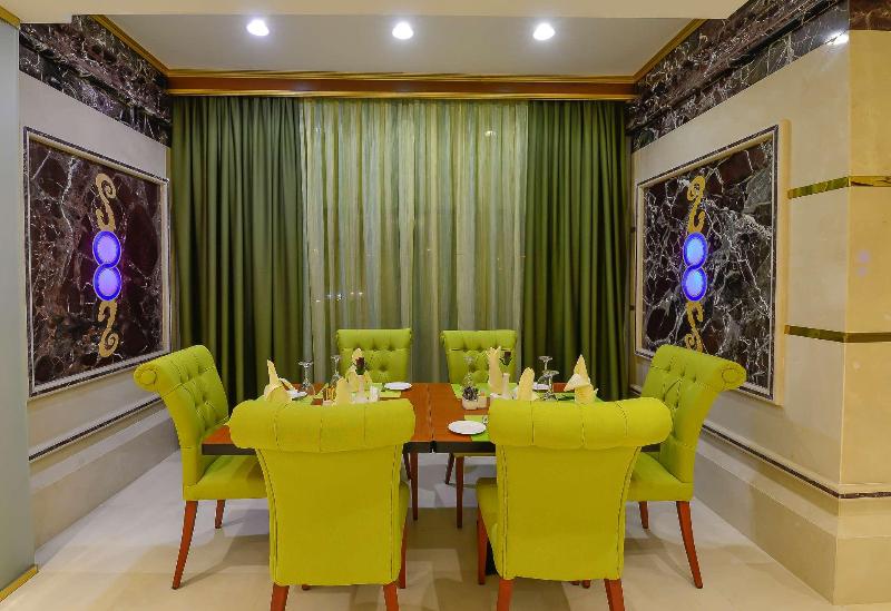 Crown Town - Restoran