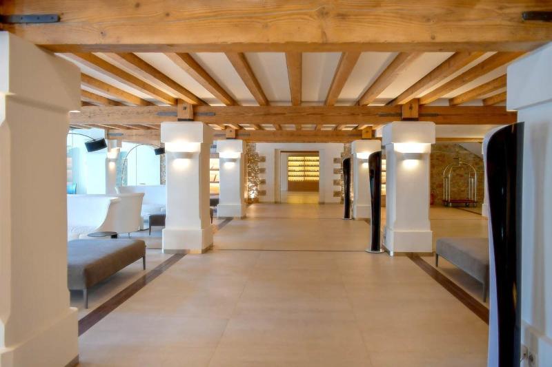 Hydrama Grand Hotel - Lobi