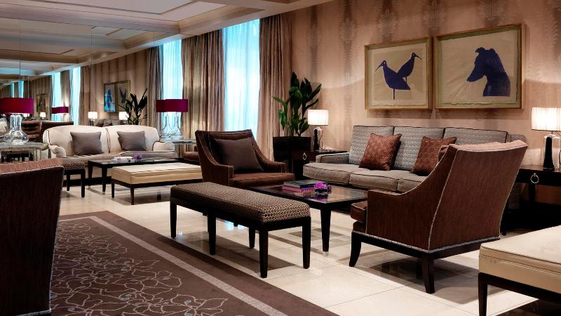 The Bristol Hotel - Lobi