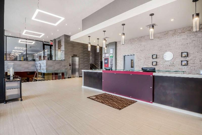 Comfort Inn & Suites near Stadium - Lobi