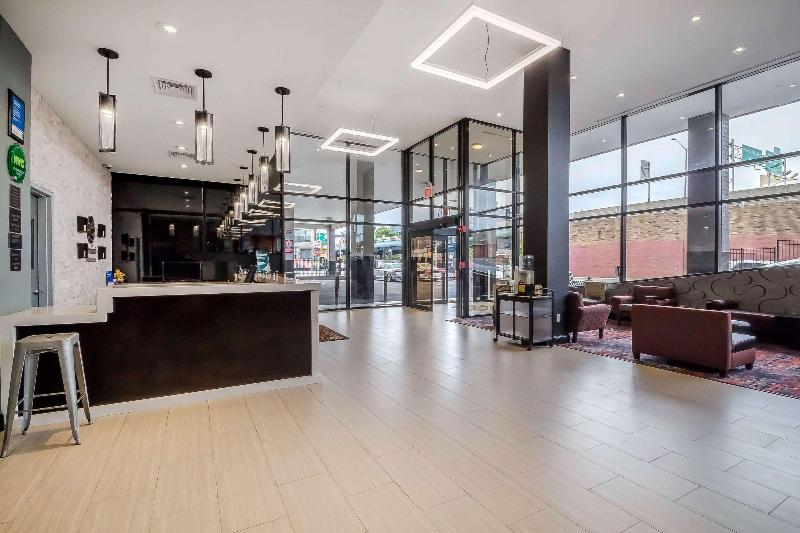 Comfort Inn & Suites near Stadium - Lobi
