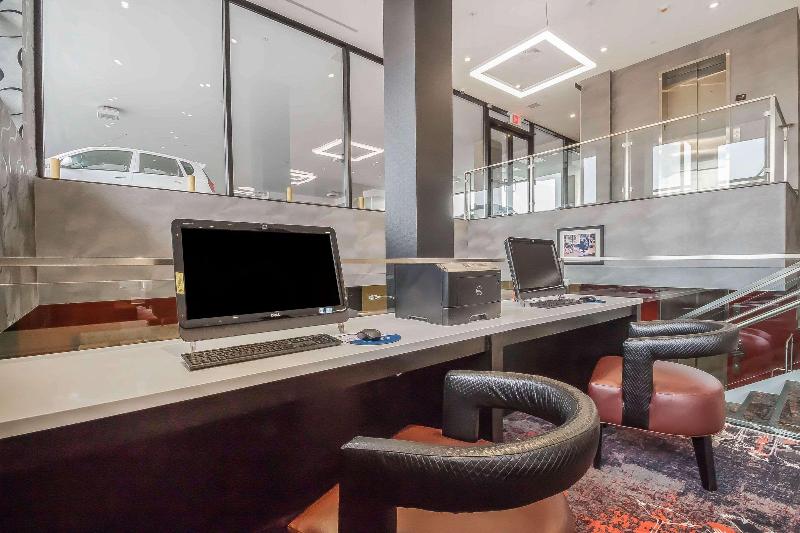 Comfort Inn & Suites near Stadium - Toplantı
