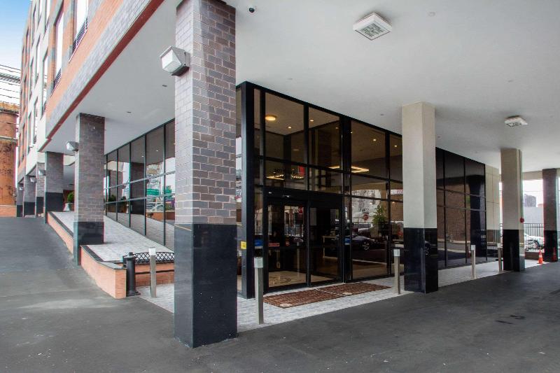 Comfort Inn & Suites near Stadium - Genel