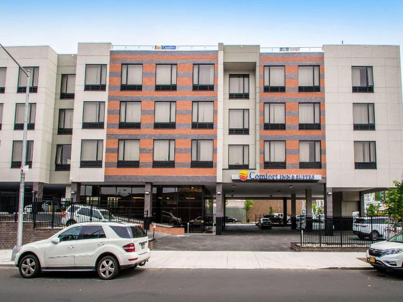 Comfort Inn & Suites near Stadium - Genel