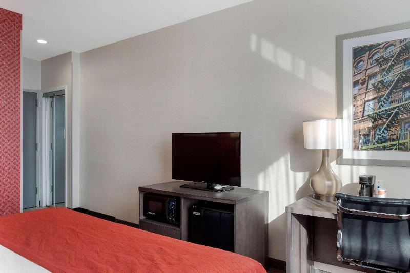 Comfort Inn & Suites near Stadium - Oda