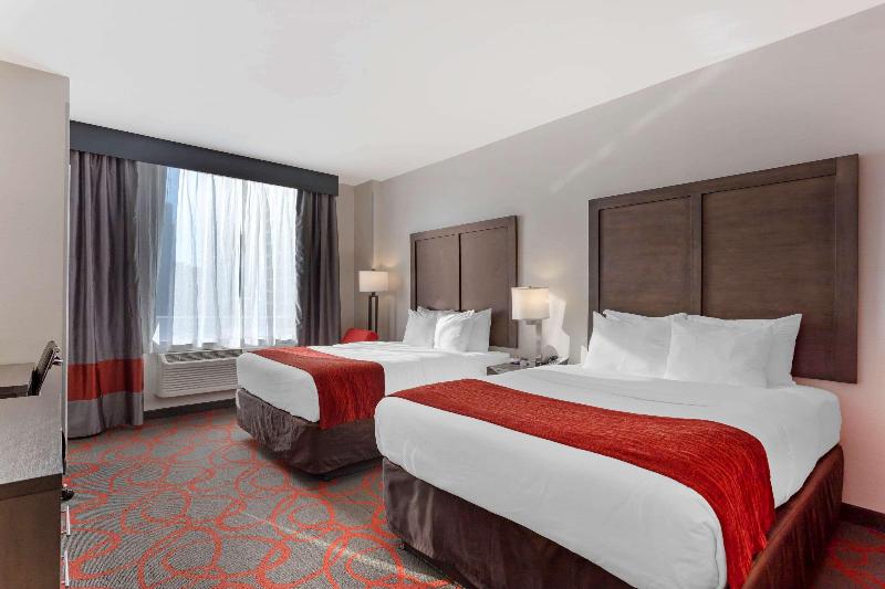 Comfort Inn & Suites near Stadium - Oda