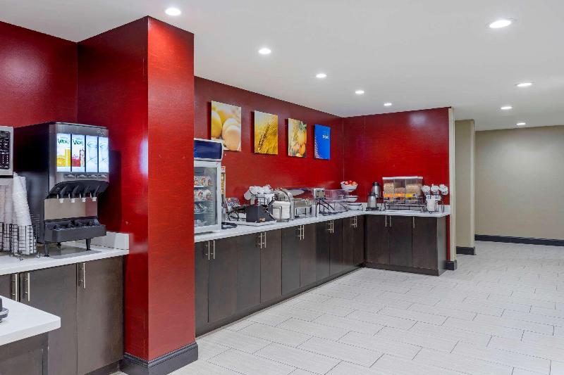 Comfort Inn & Suites near Stadium - Restoran