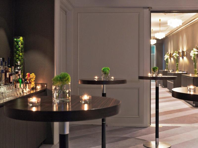 Renaissance Wien Hotel - Lobi