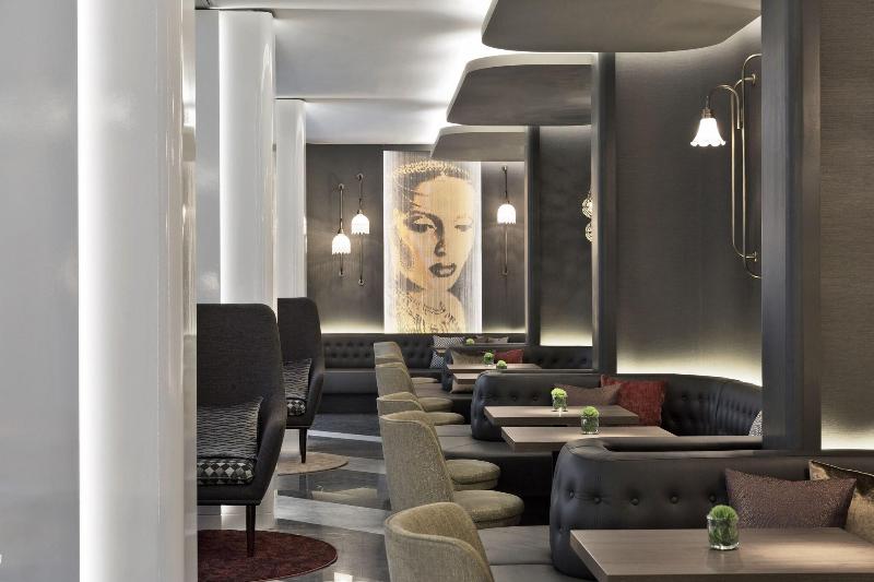 Renaissance Wien Hotel - Lobi