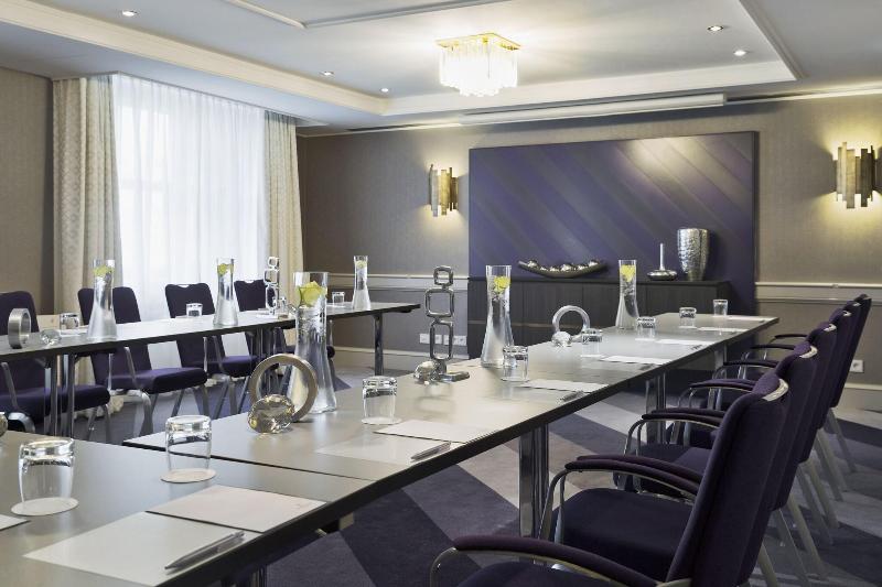 Renaissance Wien Hotel - Genel