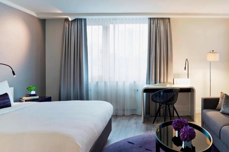 Renaissance Wien Hotel - Oda
