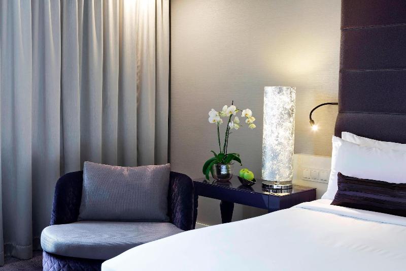 Renaissance Wien Hotel - Oda