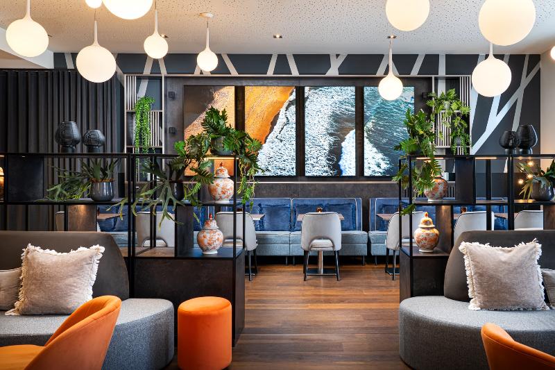 Leonardo Hotel Vienna Hauptbahnhof - Lobi