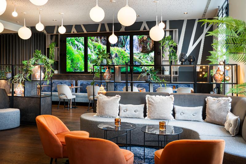 Leonardo Hotel Vienna Hauptbahnhof - Lobi