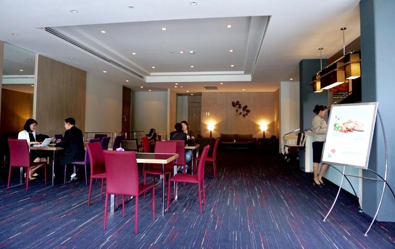 Louis Tavern Hotel - Restoran