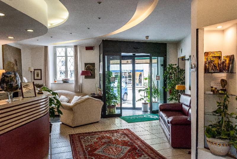 Hotel Bernardino - Lobi