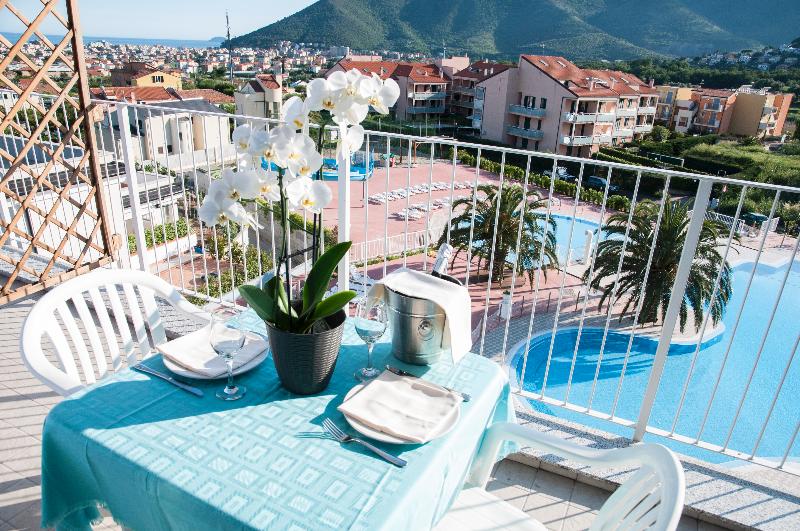 Ai Pozzi Village Resort & Spa - Havuz