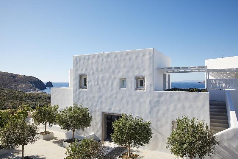 Milos Breeze - Genel