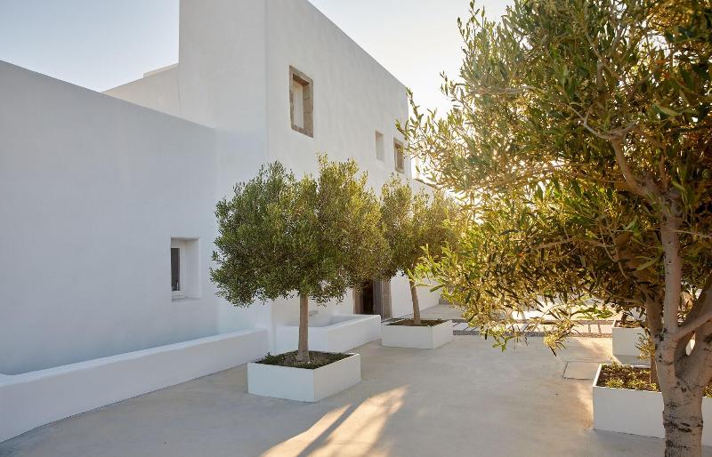 Milos Breeze - Genel