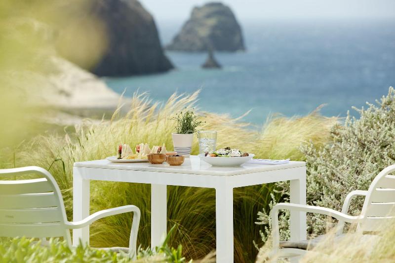 Milos Breeze - Genel