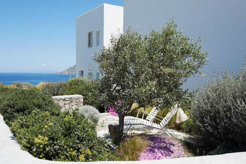 Milos Breeze - Genel