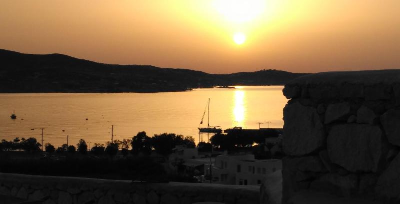 Milos Breeze - Genel