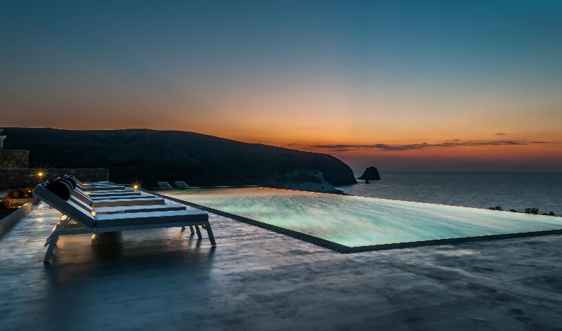 Milos Breeze - Genel