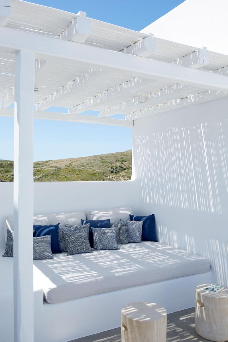 Milos Breeze - Oda