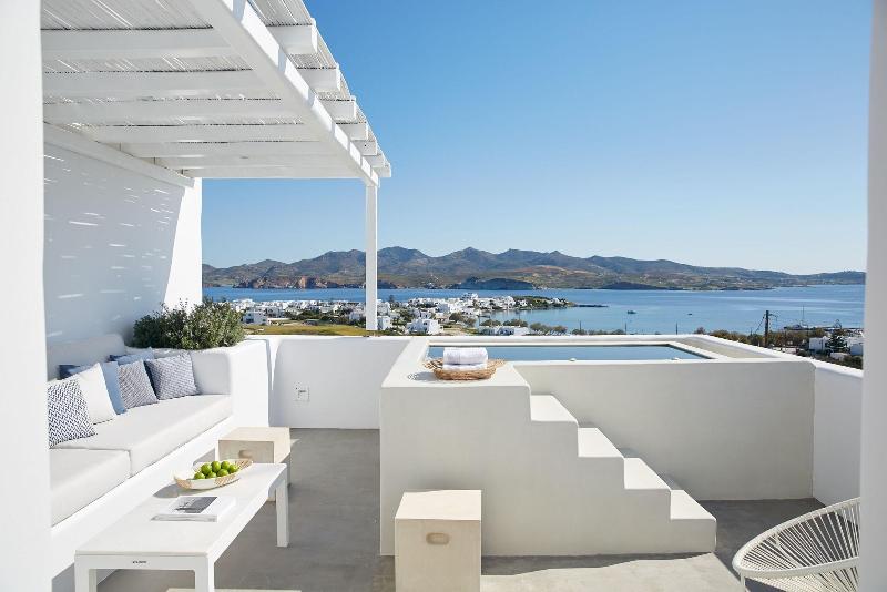 Milos Breeze - Oda