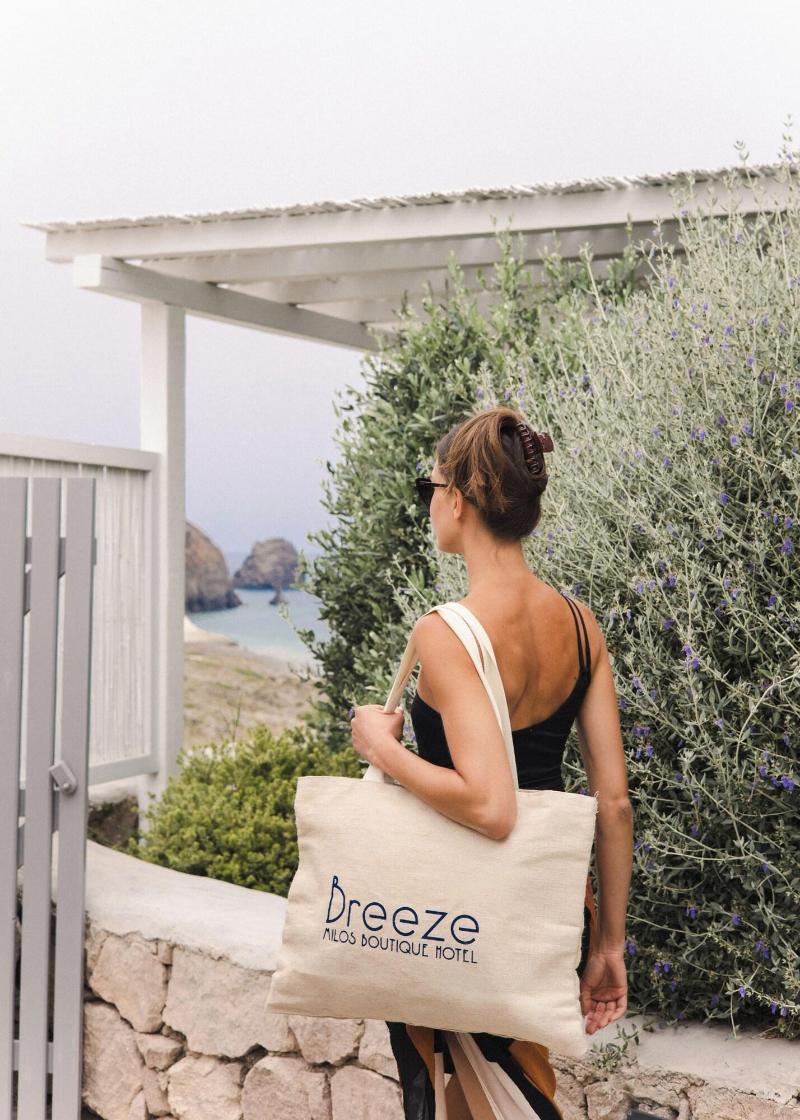 Milos Breeze - Oda