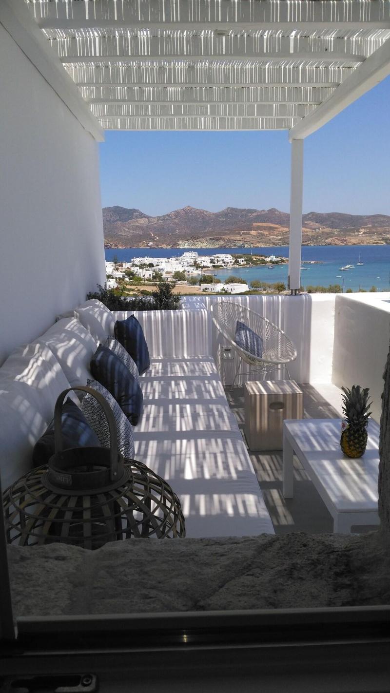 Milos Breeze - Oda