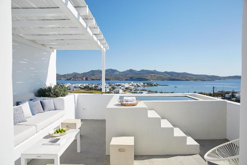 Milos Breeze - Oda