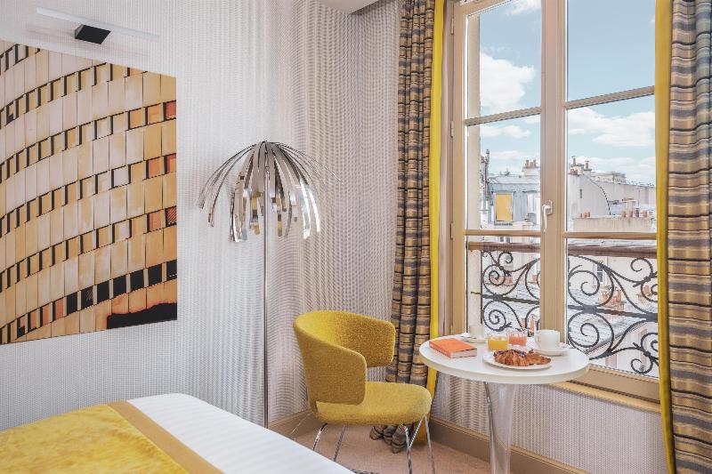 Le Petit Paris - Oda