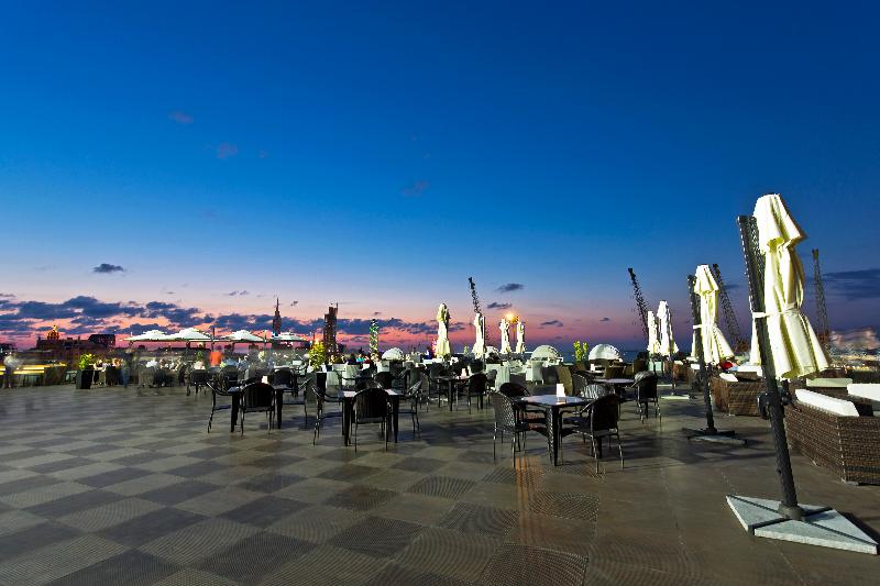 JRW Welmond Hotel - Teras