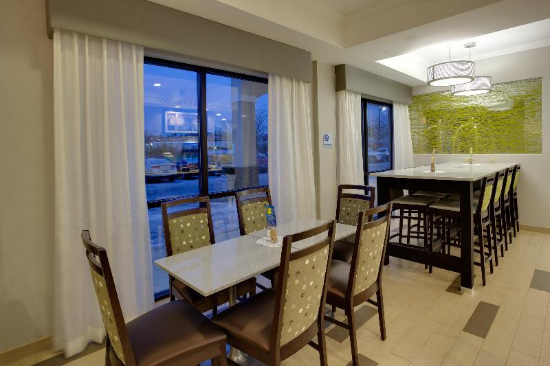 Holiday Inn Express & Suites Meadowlands Area IHG - Restoran