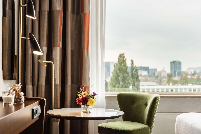 Hilton Amsterdam - Oda