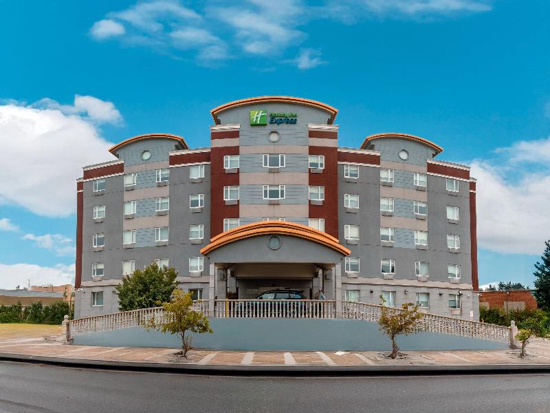 Holiday Inn Express Queens - Maspeth By IHG - Genel