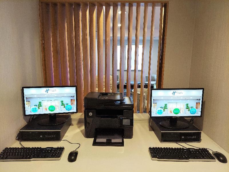 Holiday Inn Express Queens - Maspeth By IHG - Genel