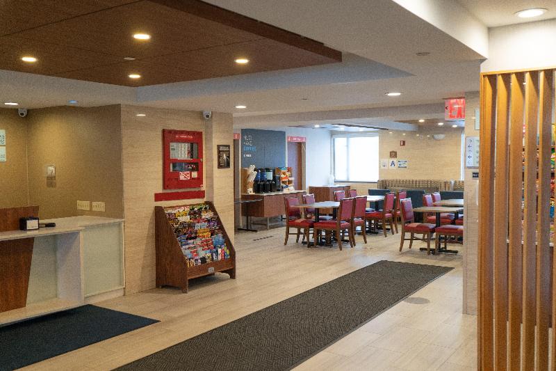 Holiday Inn Express Queens - Maspeth By IHG - Genel
