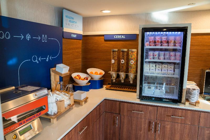 Holiday Inn Express Queens - Maspeth By IHG - Restoran