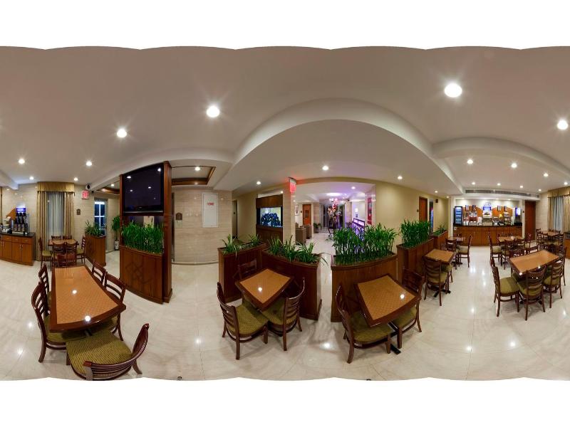 Holiday Inn Express Queens - Maspeth By IHG - Restoran